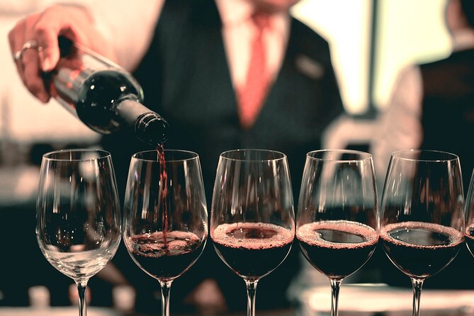 Guided Wine Tour in Old Town Napoli - Old Naples route, from Piazza Dante to Via Toledo