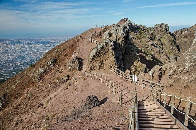 Half-Day Vesuvius Drive and Summit Hike from Naples with Lunch - Pompeii Lunch Stop: What You Actually Get In Those 50 Minutes