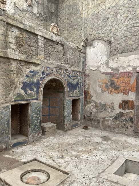 HERCULANEUM AND VESUVIUS: PRESTIGE TOUR FROM NAPLES - Herculaneum, the refined Roman city erased in 78 AD