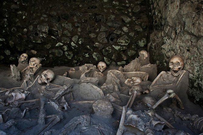 Herculaneum Private Tour with an Expert Archaeologist - Public baths: when scale and routine matter