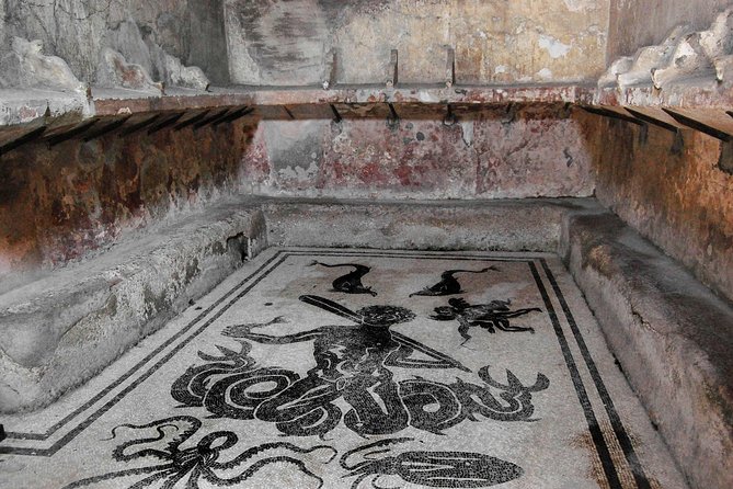 Herculaneum Private Tour with an Expert Archaeologist - Charred wood objects, marble floors, and why guide-led viewing helps