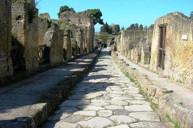 Herculaneum Ruins - Entering the ruins with about two hours to go your own way