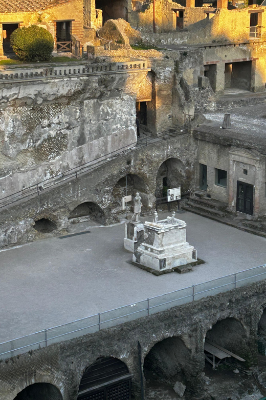Herculaneum - Small Group Tour (admission included) - The pacing of a 2-hour visit, and when it is a perfect fit