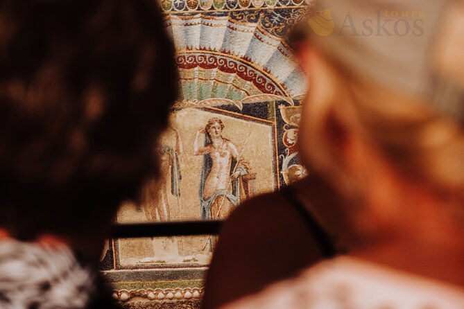 Herculaneum Small Group Tour and Ticket With an Archaeologist - How headsets and pacing affect what you take in