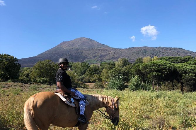 Horseback Riding on Vesuvius - Entering The World of Vesuvius From the Saddle (Not the Crater)