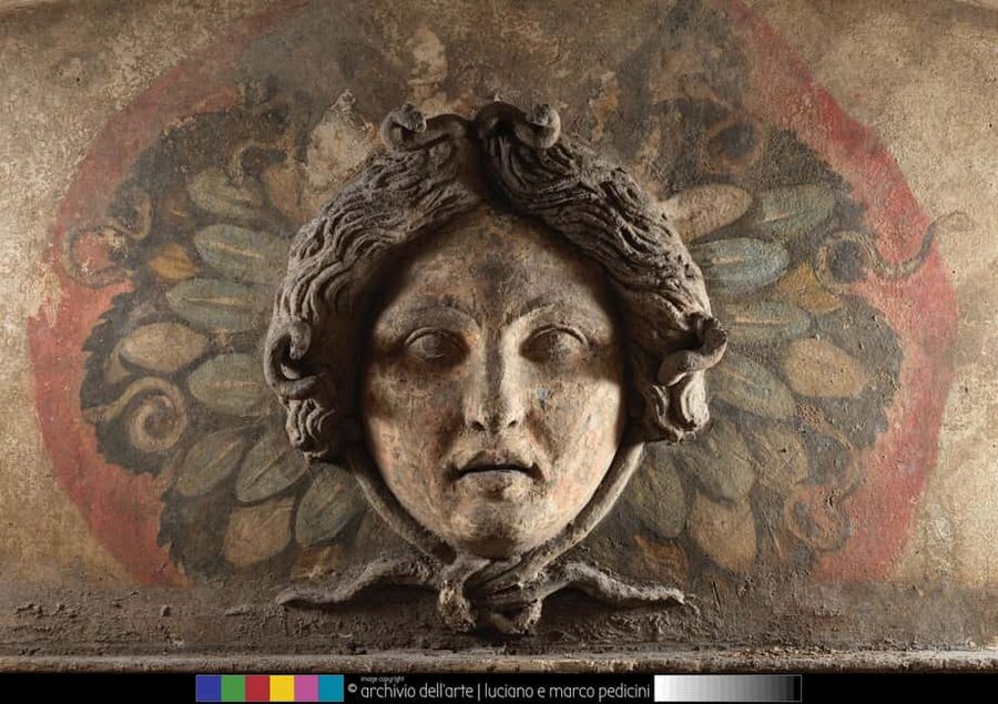 Hypogeum of the Crystallines Standard Visit - Four Hellenistic tombs, painted and carved for a reason