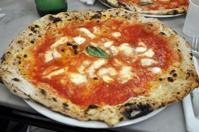 Incredible Naples: Private Walking Tour with Expert Local Guide - What makes the guides special: asking questions and tailoring pace