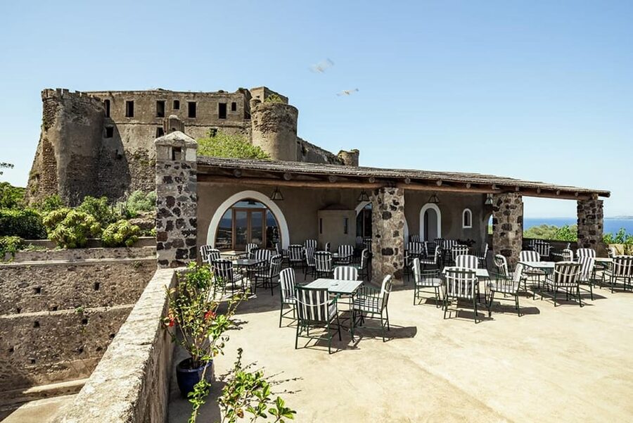 Ischia: Hydrofoil+Transfer+Aragonese Castle Entry Ticket - Castello Aragonese: fortress vibes with real sea views
