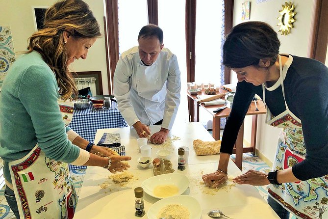 Make Neapolitan Pizza With A View Of Naples - Quick hits before you go
