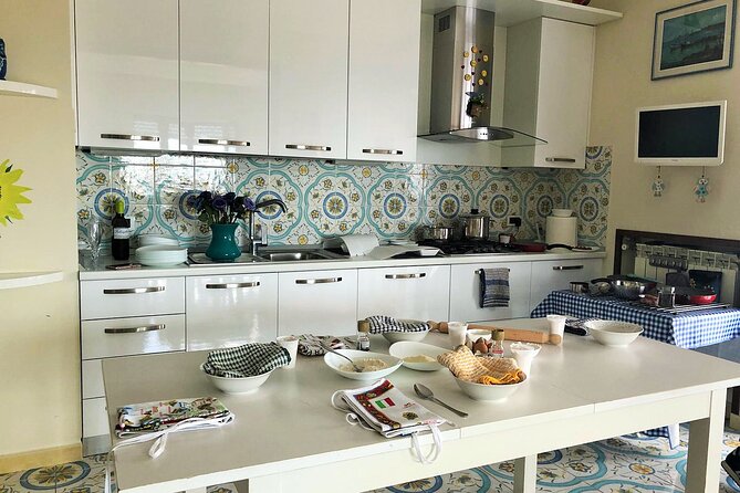 Make Neapolitan Pizza With A View Of Naples - Drinks, dessert, and that Naples finish