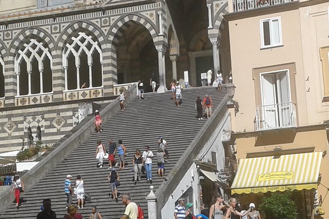 Minivan Tour | Amalfi Ravello and Pompeii with driver - Naples to Amalfi: using the first hour for the best first impression