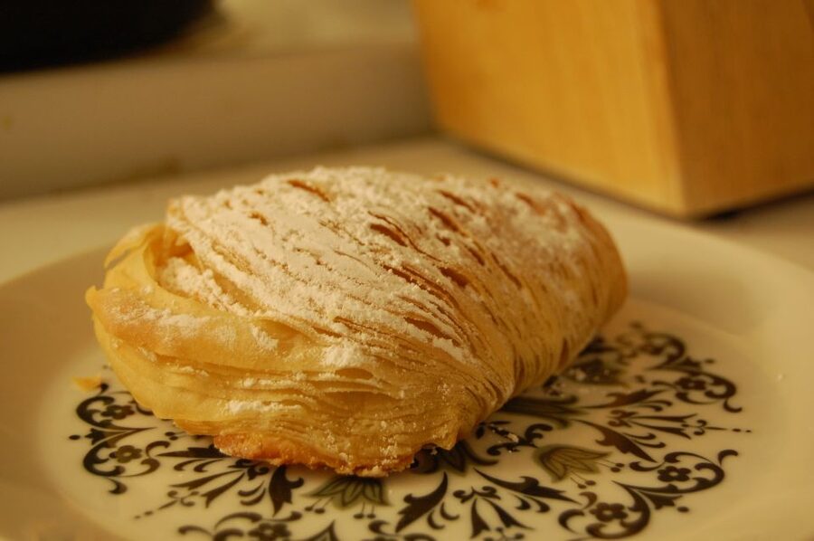 Naples: 2-Hour Walking Tour w/ Food Tasting Experience - Guides can make or break a tour, and you can choose wisely