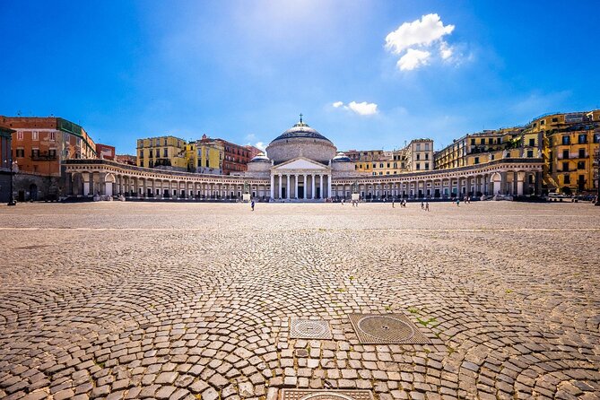 Naples - 4 hours in the streets of the city - Port’Alba and Via dei Tribunali, decumanus major energy with church-lined streets