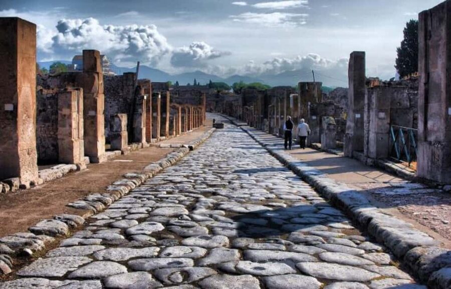 Naples: Amalfi Coast, Sorrento and Pompeii Day Trip - The van ride between viewpoints (and why it matters)