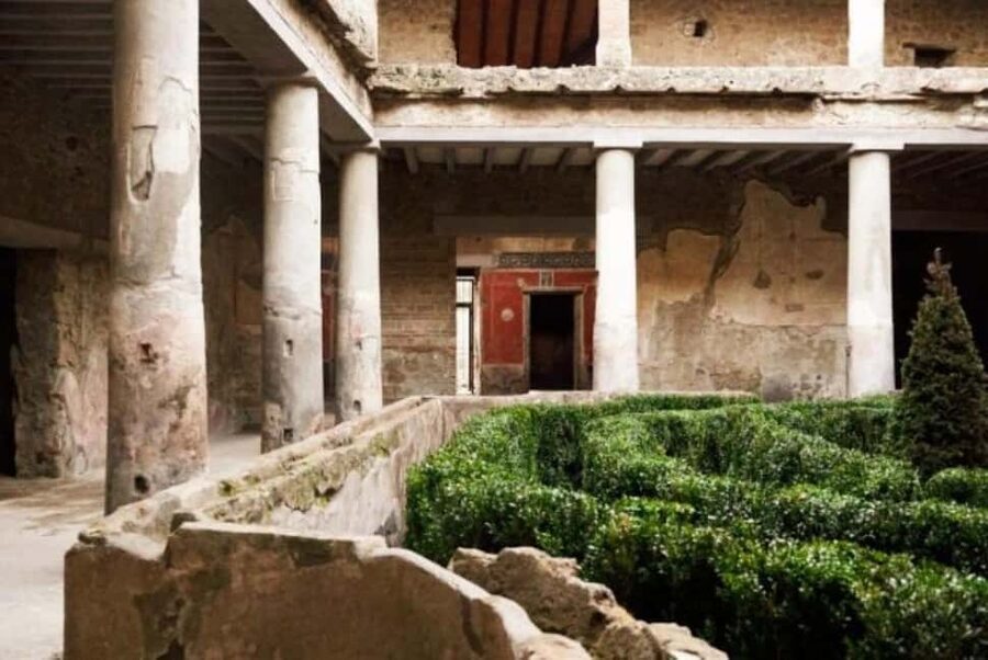 Naples: Amalfi Coast, Sorrento and Pompeii Day Trip - Pompeii with Gennaro: turning ruins into daily life