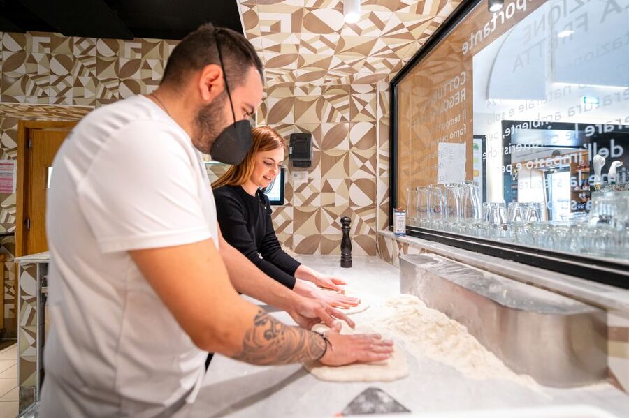 Naples: Authentic Neapolitan Pizza Making Class - Meeting Point and Arrival Timing in Naples