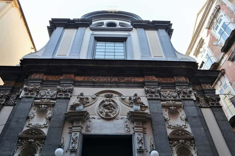 Naples behind the scene walking guided tour - Church of Gesù Nuovo and the espresso finish