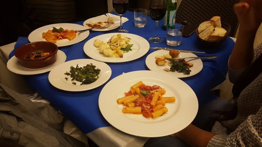 Naples by Night: Food and Wine Walking Tour with Local Guide - How the Tour Starts at Piazza Dante (and What to Expect in the First 10 Minutes)