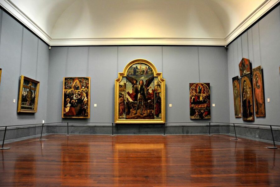 Naples: Capodimonte Museum small group tour - Capodimonte in a small group, led by an art historian
