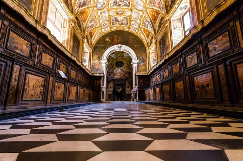 Naples: Certosa San Martino Tour with an Art Historian Guide - Cloister Cells and Monastic Life: Seeing the Certosa Beyond the Art