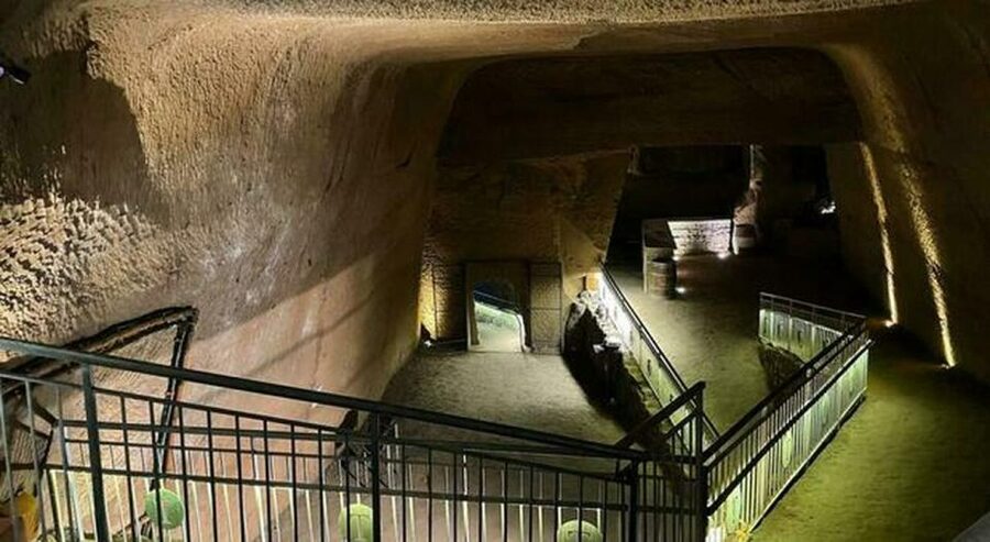 Naples: City and Lapis Museum Tour with an Archaeologist - Key highlights you’ll care about