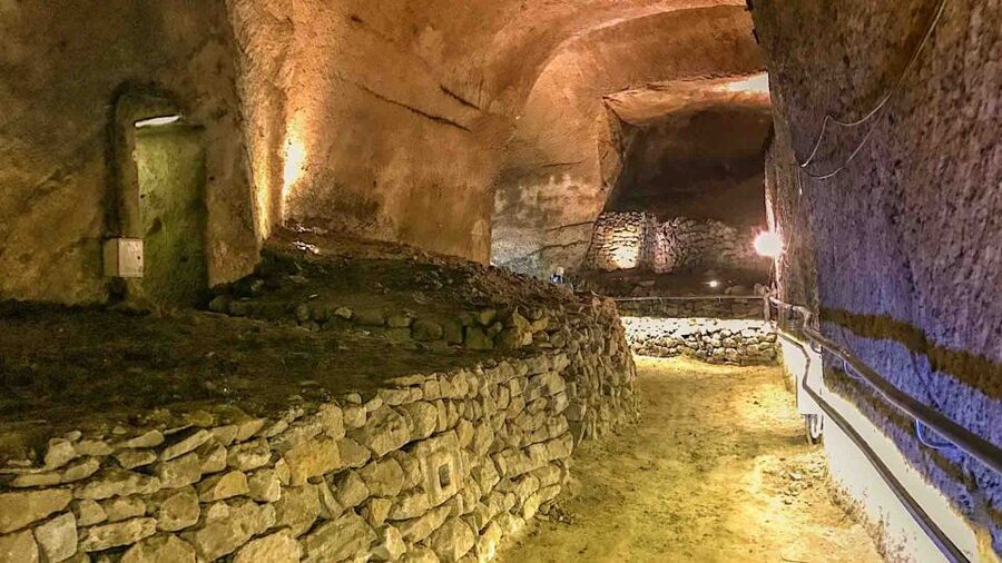 Naples: City and Lapis Museum Tour with an Archaeologist - Piazza San Gaetano Meets the City’s Ancient Stage Set