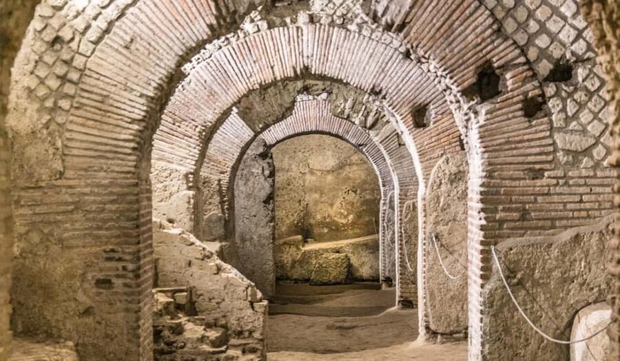 Naples: City Walking Tour w/ Underground Roman Ruins Ticket - Piazza Municipio start, and how the tour really begins