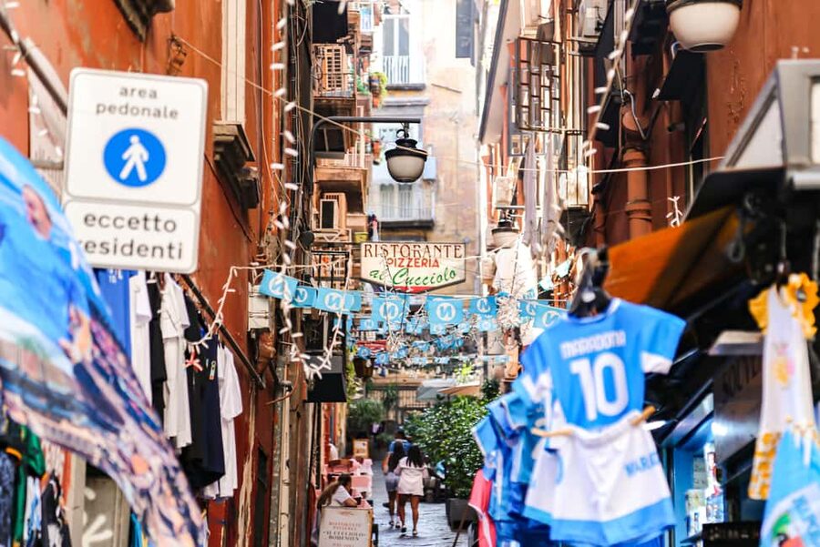 Naples: Culture & Street Food with a Local Guide - Piazza del Plebiscito and Via Toledo: pizza portafoglio and real center-stage views