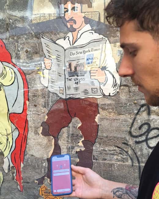 Naples: Family Mythology Treasure Hunt w/ Food Stop - The two hidden corners: short detours that reward attention