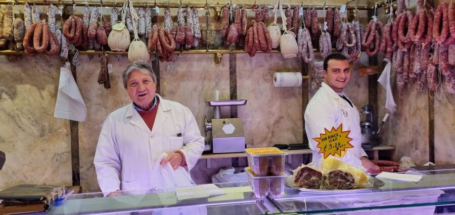 Naples: Food Tour with Davide - Pasta ragù timing and the Piazza San Domenico Maggiore sweet stop