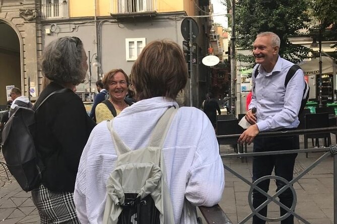 Naples historic center private tour with pizza lunch - Stop 4: Quartieri Spagnoli, Local Energy and Street Color
