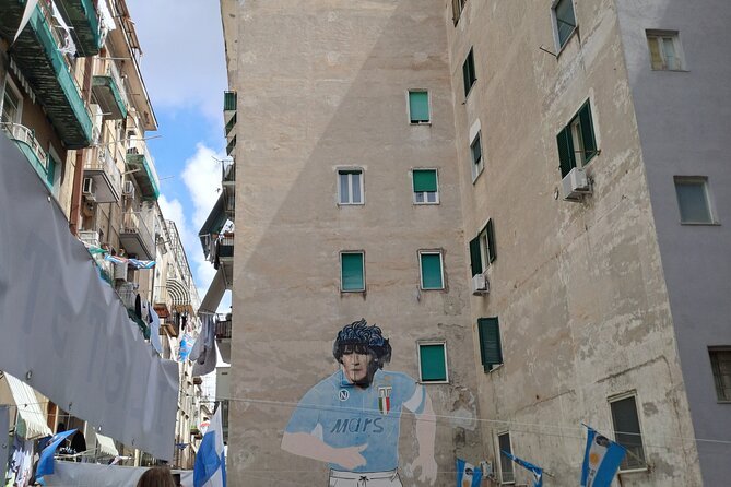 Naples historic center private tour with pizza lunch - Stop 1: Castel Nuovo (Maschio Angioino) and the First Power Lesson