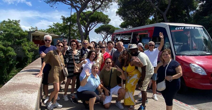 Naples: Hop-On-Hop-Off Bus Tour of Naples - How the Naples hop-on hop-off bus works in real life