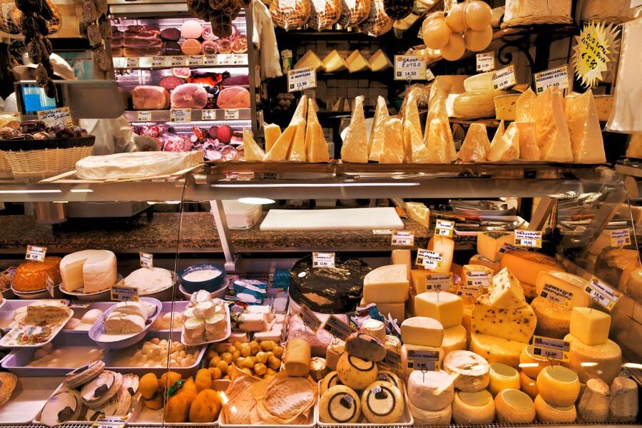 Naples: Markets and Cooking Class at Local's Home - Dietary Needs, Language, and Group Size Considerations