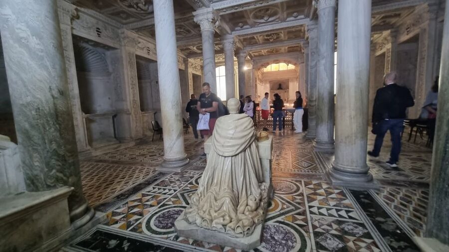 Naples: Monuments and Historic District Self-Guided Tour - A phone-led Naples walk for about $4.70