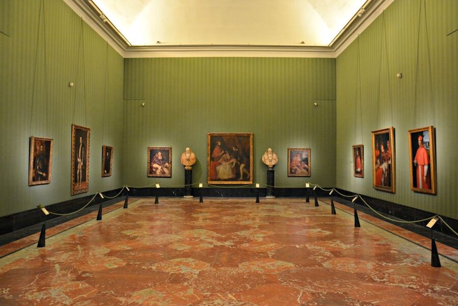 Naples: National Gallery of Capodimonte Tour - Walking up the monumental stairs: the palace experience you’ll feel