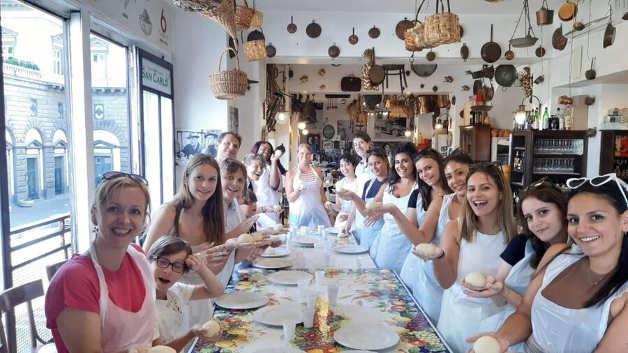 Naples: Neapolitan Pizza and Tiramisù Making Class - San Carlo 17: The Central Naples Setting That Makes the Class Easy