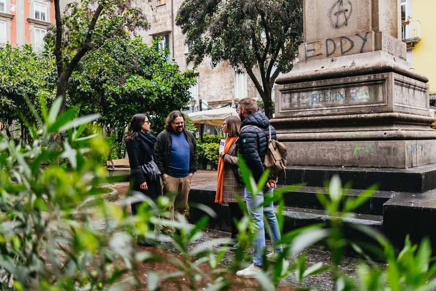 Naples: Old Town Guided Walking Tour - San Gregorio Armeno: nativity scenes and real craft shopping