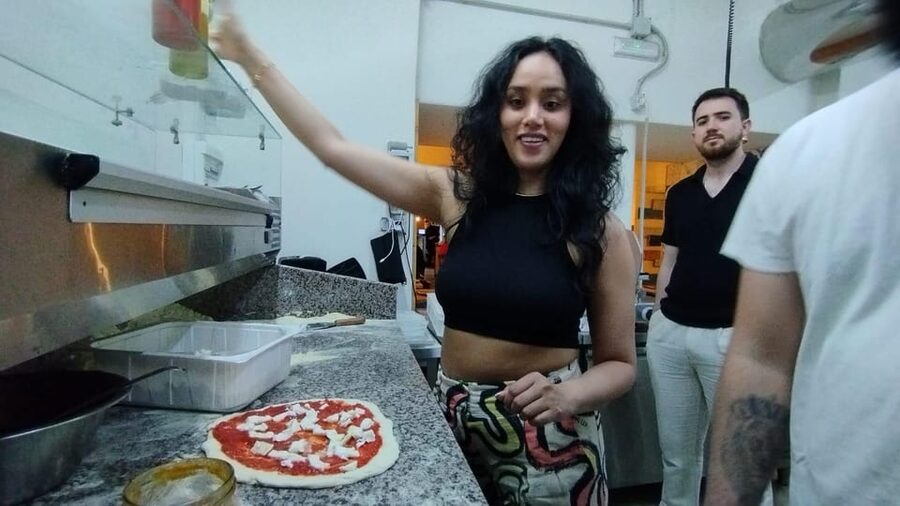 Naples: Pizza Making Class with Neapolitan Chef and drink - Stretching, shaping, and toppings: how to avoid common mistakes