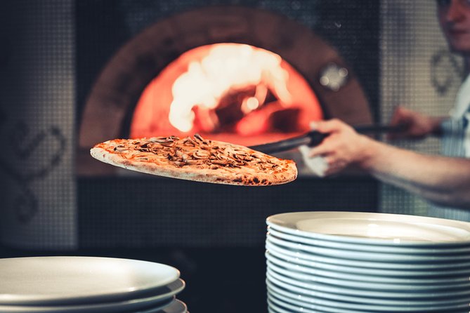 Naples Pizza-Making: From Dough to Dessert & Wine at Pizzeria - From Toto’ Sapore to your station: how the class really flows
