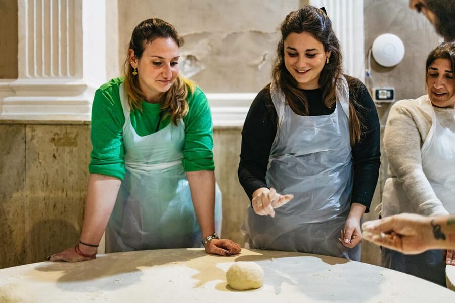 Naples: Pizza-Making Workshop with Drink and Appetizer - Price and value of a Naples pizza workshop at $39