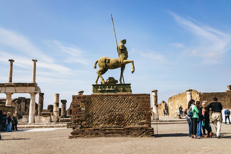 Naples: Pompeii and Mt. Vesuvius with Lunch and Wine Tasting - Guides who make the day click: Pompeii and volcano specialists
