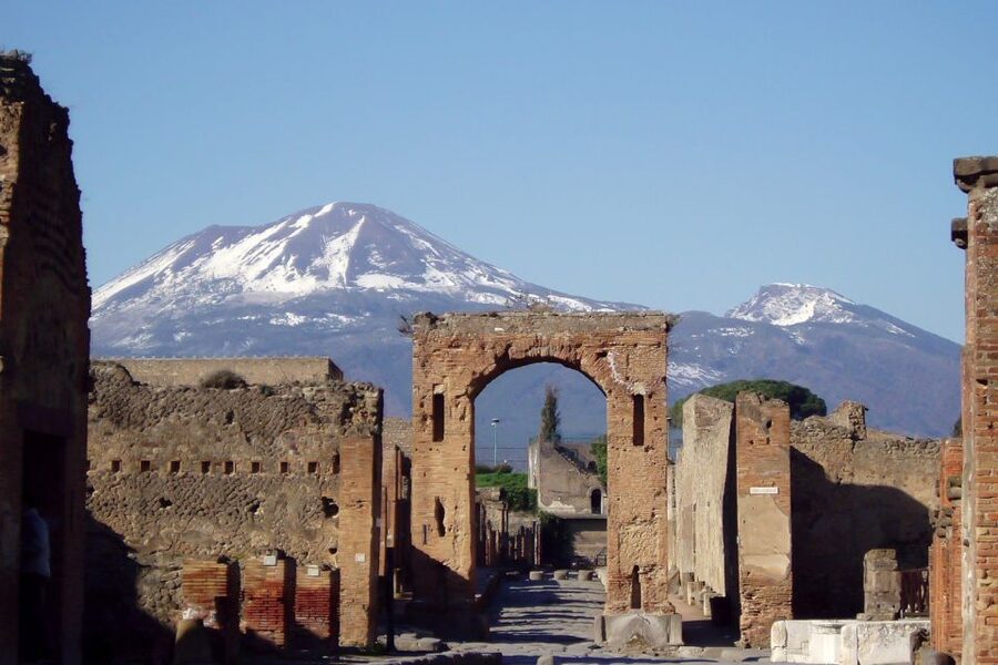 Naples: Pompeii, Herculaneum and Mt. Vesuvius Private Tour - Herculaneum: smaller, and sometimes more shocking