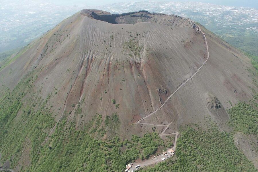 Naples: Pompeii, Herculaneum and Mt. Vesuvius Private Tour - Pompeii: perfectly preserved streets, guided in a way you can use