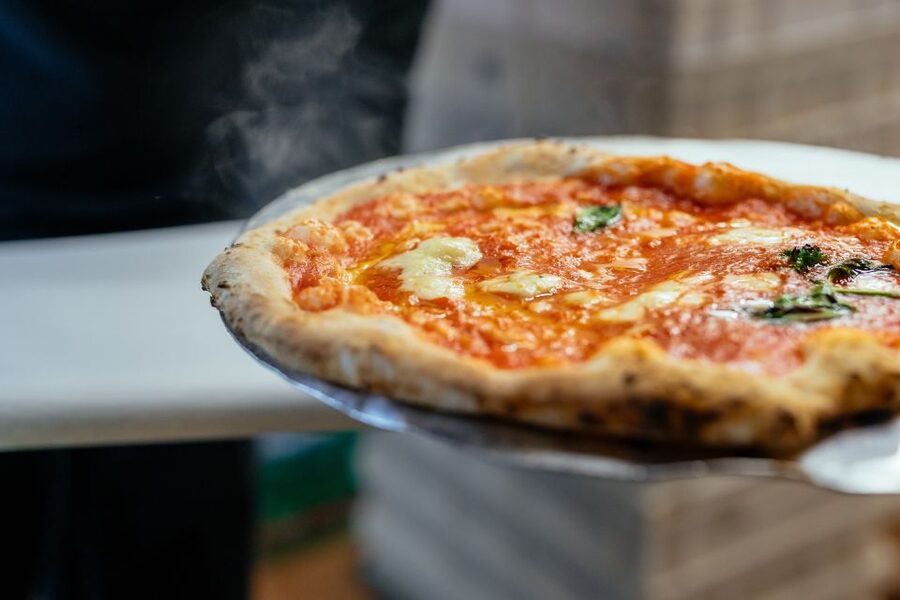 Naples: Private Food Tour – 10 Tastings with Locals - Starting at Dante: the walking rhythm of a 3-hour private loop