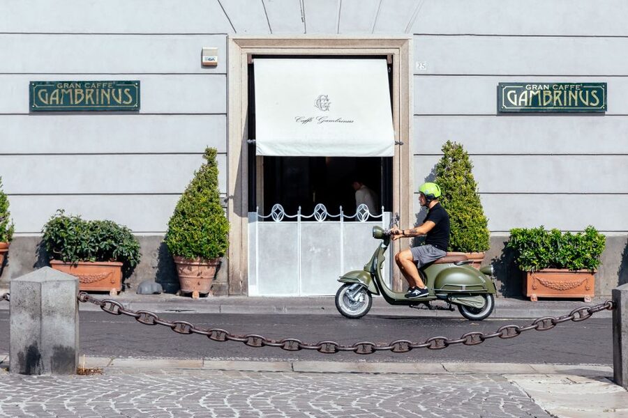 Naples: Private Tour with Locals – Highlights & Hidden Gems - Naples in 3 hours: what this private format really buys you