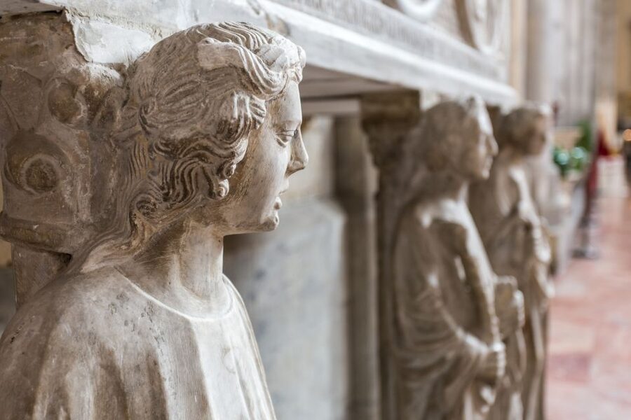 Naples: Private Walking Tour - Santa Chiara monastery and Piazza San Domenico: calm after the street rush