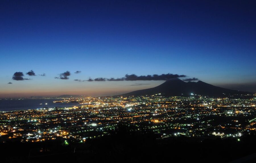 Naples: romantic dinner on the rooftop terrace - The Evening Flow: What Happens During the 1.5 Hours