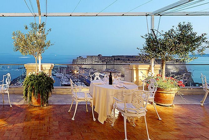 Naples: Romantic Gourmet Dinner on the Rooftop Terrace - Practical tips for getting the best night on Via Partenope