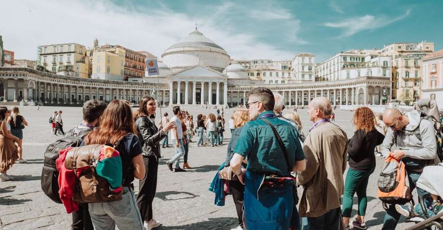 Naples: Royal Palace and Monumental Area Small Group Tour - Piazza Municipio and Castel Nuovo, where the city’s power shows